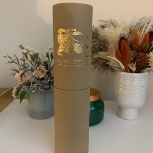 Burberry Scarf Gift Box